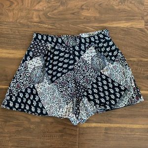 Topshop Black printed shorts size 8